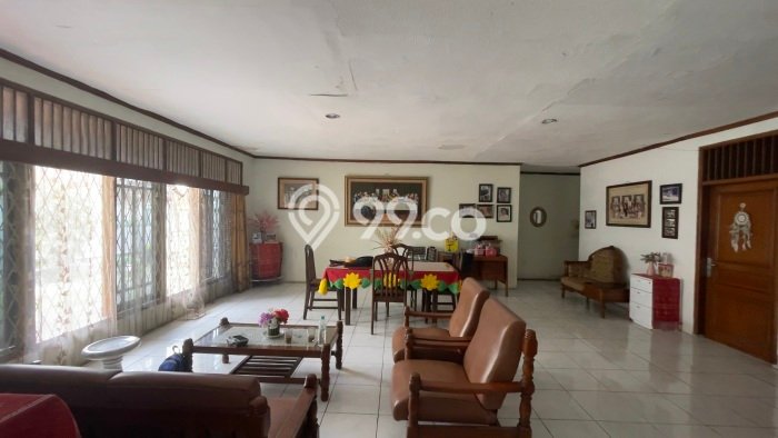 Dijual Rumah Luas Megah Dengan View Cantik di Tomang, Jakarta Barat Dijual Rumah Luas Megah Dengan View Cantik di Tomang, Jakarta Barat