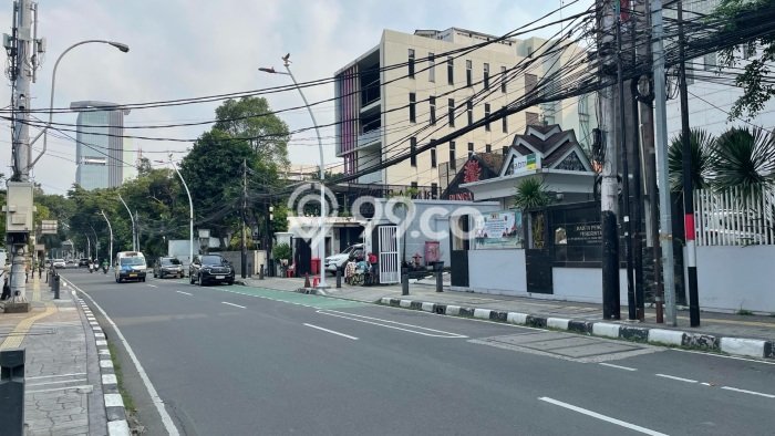 Best Deal Hunian Mewah Ideal dan Luas di Menteng, Jakarta Pusat Best Deal Hunian Mewah Ideal dan Luas di Menteng, Jakarta Pusat