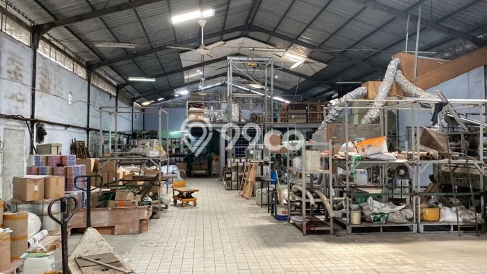 Unit Gudang Dijual di Cipondoh Tangerang 800m2 Unit Gudang Dijual di Cipondoh Tangerang 800m2