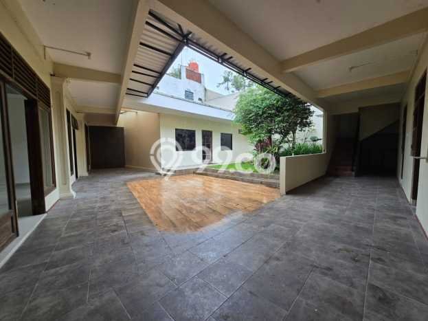 For Sale! Premium House LT 874m2 Desain Elegan di Babakan For Sale! Premium House LT 874m2 Desain Elegan di Babakan