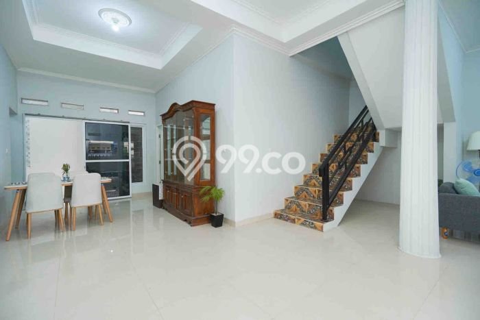 Hunian Mewah LB 185m2 Siap Pakai Desain Elegan di Cipedak, Jakarta Selatan Hunian Mewah LB 185m2 Siap Pakai Desain Elegan di Cipedak, Jakarta Selatan