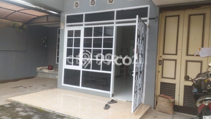 LOKASI PREMIUM! Rumah di Holis Cigondewah, 2 KM, Area Tenang, Luas 170m² Bangunan 200m² LOKASI PREMIUM! Rumah di Holis Cigondewah, 2 KM, Area Tenang, Luas 170m² Bangunan 200m²