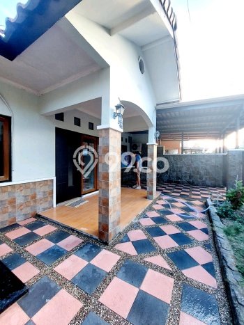 Rumah Strategis Modern Lb 120m2 di Wiyung, Surabaya Rumah Strategis Modern Lb 120m2 di Wiyung, Surabaya