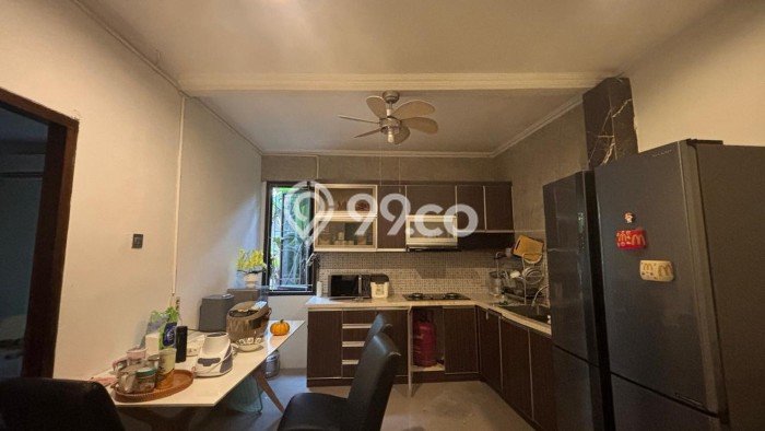 Rumah Strategis Modern Lb 160m2 di Ciracas, Jakarta Timur Rumah Strategis Modern Lb 160m2 di Ciracas, Jakarta Timur
