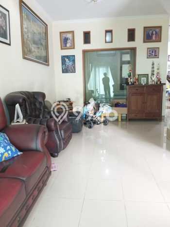 Rumah Modern 4 KT di Cikunir Bekasi Semi Furnished Rumah Modern 4 KT di Cikunir Bekasi Semi Furnished