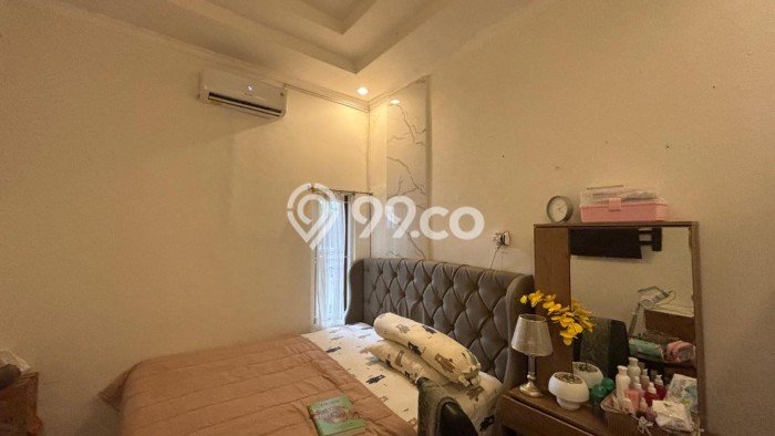 Rumah Strategis Modern Lb 160m2 di Ciracas, Jakarta Timur Rumah Strategis Modern Lb 160m2 di Ciracas, Jakarta Timur