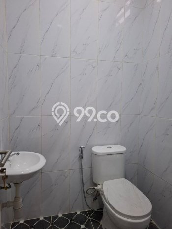 For Sale Rumah 4 Kamar Lokasi Ideal Nyaman dan Strategis di Ciputat For Sale Rumah 4 Kamar Lokasi Ideal Nyaman dan Strategis di Ciputat