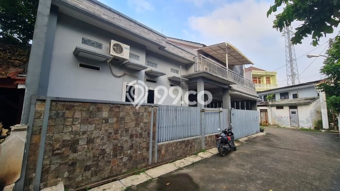 Rumah area , Bekasi, LT 170m2m² Bangunan 200m2m² - JUAL CEPAT! Rumah area , Bekasi, LT 170m2m² Bangunan 200m2m² - JUAL CEPAT!