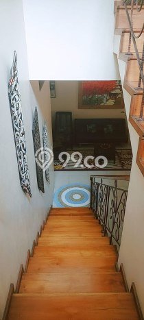 Rumah Nyaman dengan 5 Kamar Tidur di Kawasan TB Simatupang, Jakarta Selatan Rumah Nyaman dengan 5 Kamar Tidur di Kawasan TB Simatupang, Jakarta Selatan