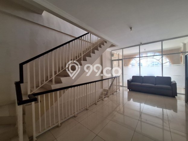 LOKASI PREMIUM! Ruko di , Luas 135m2m², Mainroad, Area Komersial LOKASI PREMIUM! Ruko di , Luas 135m2m², Mainroad, Area Komersial