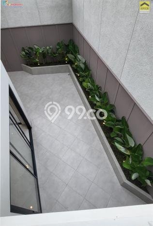 For Sale! Luxury House LT 210m2 Desain Modern di Legenda Wisata For Sale! Luxury House LT 210m2 Desain Modern di Legenda Wisata