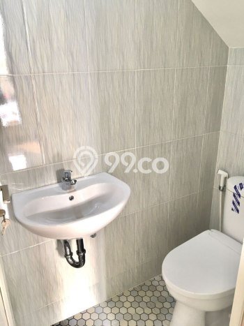 Rumah Area Nyaman kawasan , Jakarta Timur, Luas 95m2m² LB 125m2m² Rumah Area Nyaman kawasan , Jakarta Timur, Luas 95m2m² LB 125m2m²