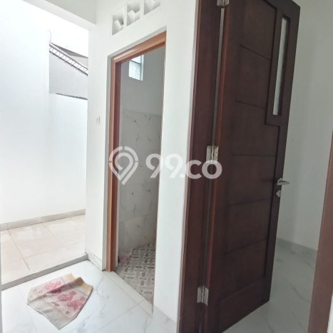 Dijual Hunian Rumah Nyaman 4 Kamar di Pondok Bambu, Jakarta Timur Dijual Hunian Rumah Nyaman 4 Kamar di Pondok Bambu, Jakarta Timur