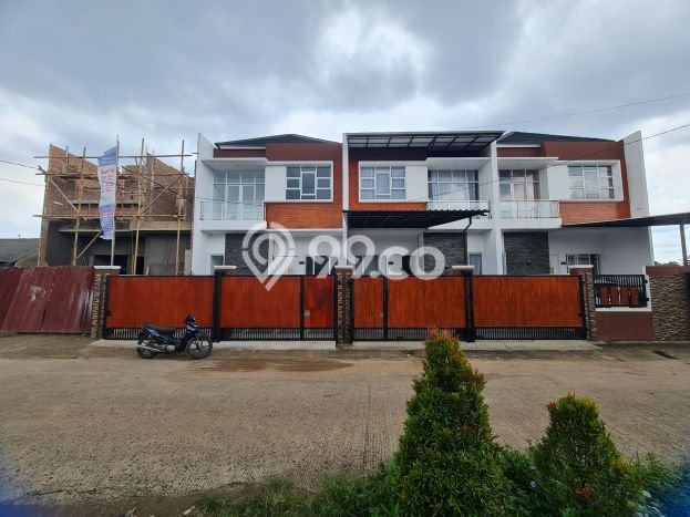 Dijual Rumah 4 Kamar Lokasi Ideal Bagus dan Strategis di Mustikajaya Dijual Rumah 4 Kamar Lokasi Ideal Bagus dan Strategis di Mustikajaya