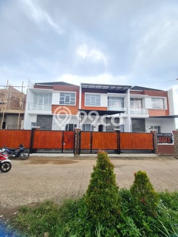 Dijual Rumah 4 Kamar Lokasi Ideal Bagus dan Strategis di Mustikajaya Dijual Rumah 4 Kamar Lokasi Ideal Bagus dan Strategis di Mustikajaya