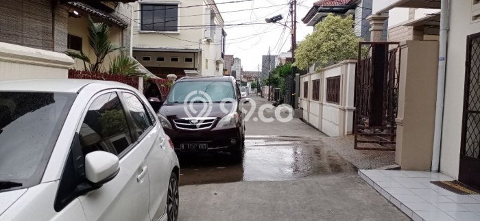 Bisa KPR! Rumah Asri area Jatiwaringin, Luas 72m² Bangunan 150m² Bisa KPR! Rumah Asri area Jatiwaringin, Luas 72m² Bangunan 150m²