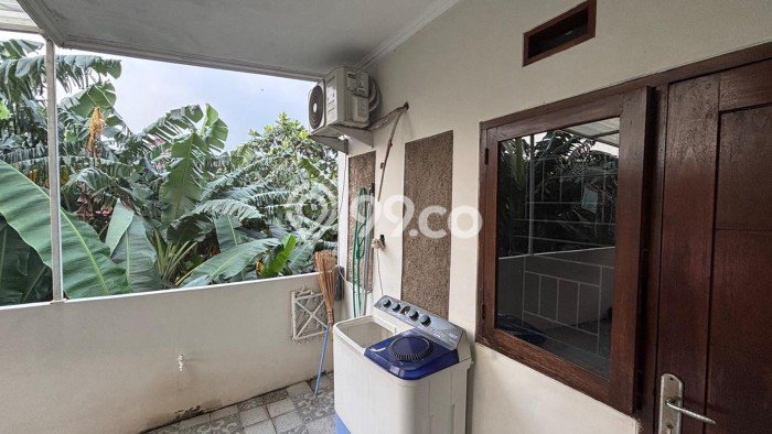 Rumah Strategis Modern Lb 160m2 di Ciracas, Jakarta Timur Rumah Strategis Modern Lb 160m2 di Ciracas, Jakarta Timur