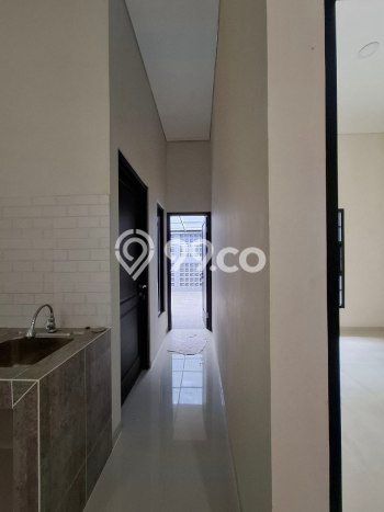 For Sale Rumah 4 Kamar Lokasi Ideal Nyaman dan Strategis di Ciputat For Sale Rumah 4 Kamar Lokasi Ideal Nyaman dan Strategis di Ciputat
