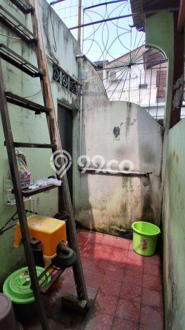 Unit Kost Dijual di Jatinegara dengan 8 Kamar Tidur & Luas Bangunan 96m2 Unit Kost Dijual di Jatinegara dengan 8 Kamar Tidur & Luas Bangunan 96m2