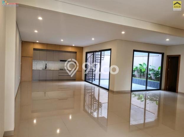 Rumah Lokasi Strategis area Legenda Wisata, Bogor, LT 200m² LB 256m² Rumah Lokasi Strategis area Legenda Wisata, Bogor, LT 200m² LB 256m²