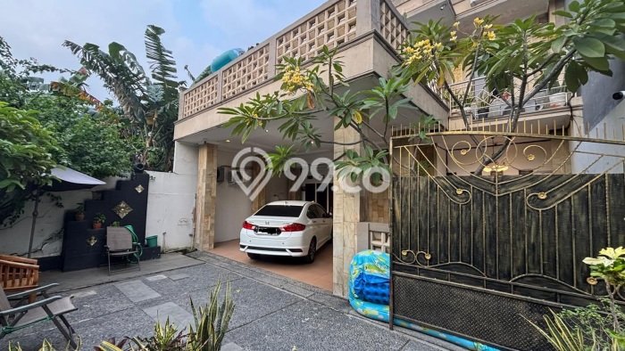 Rumah Strategis Modern Lb 160m2 di Ciracas, Jakarta Timur Rumah Strategis Modern Lb 160m2 di Ciracas, Jakarta Timur