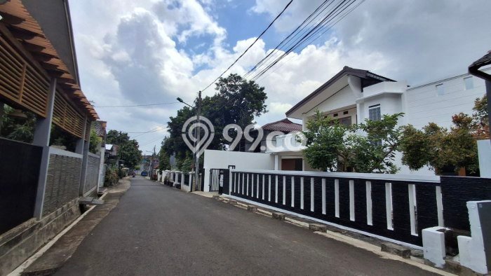 Hunian Mewah LB 262m2 Siap Huni Desain Elegan di Pondok Kelapa, Jakarta Timur Hunian Mewah LB 262m2 Siap Huni Desain Elegan di Pondok Kelapa, Jakarta Timur