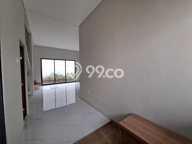 Rumah Strategis Minimalis Lb 140m2 di Ciputat, Tangerang Selatan Rumah Strategis Minimalis Lb 140m2 di Ciputat, Tangerang Selatan