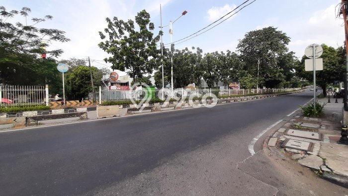 Siap Huni Rumah Mewah 4 Kamar di Kebon Jeruk Dekat ke Mana Saja Siap Huni Rumah Mewah 4 Kamar di Kebon Jeruk Dekat ke Mana Saja