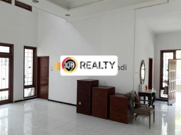 Dijual Rumah Luas Elegan Dengan View Eksklusif di Srondol, Semarang Dijual Rumah Luas Elegan Dengan View Eksklusif di Srondol, Semarang