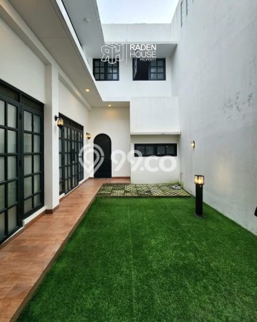 Jual Rumah Luas Megah Dengan View Eksklusif di Lebak Bulus, Jakarta Selatan Jual Rumah Luas Megah Dengan View Eksklusif di Lebak Bulus, Jakarta Selatan