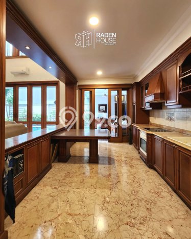 Rumah Luxury Modern Tanpa Renovasi di Pondok Indah Jakarta Selatan Rumah Luxury Modern Tanpa Renovasi di Pondok Indah Jakarta Selatan