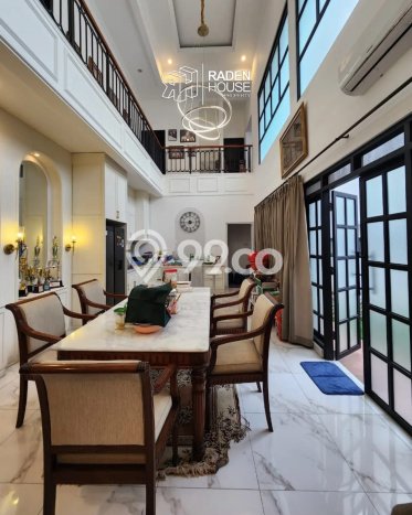 Jual Rumah Luas Megah Dengan View Eksklusif di Lebak Bulus, Jakarta Selatan Jual Rumah Luas Megah Dengan View Eksklusif di Lebak Bulus, Jakarta Selatan