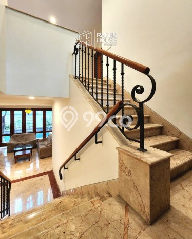 Rumah Luxury Modern Tanpa Renovasi di Pondok Indah Jakarta Selatan Rumah Luxury Modern Tanpa Renovasi di Pondok Indah Jakarta Selatan
