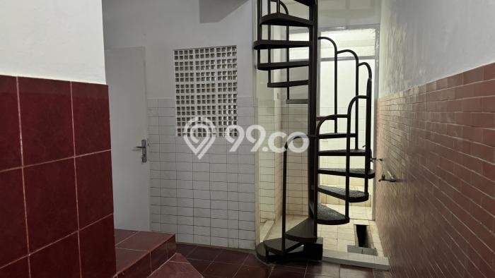 Dijual Rumah 5 Kamar Lokasi Strategis Bagus dan Strategis di Banyumanik Dijual Rumah 5 Kamar Lokasi Strategis Bagus dan Strategis di Banyumanik