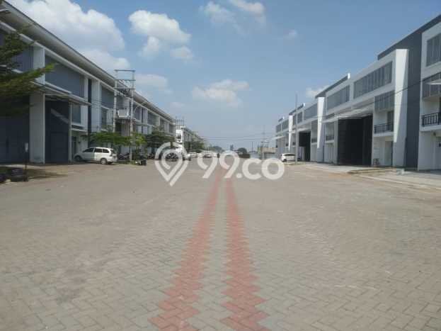 Unit Gudang Dijual di Kebomas Gresik Luas Tanah 504m2, Luas Bangunan 432m2 Unit Gudang Dijual di Kebomas Gresik Luas Tanah 504m2, Luas Bangunan 432m2