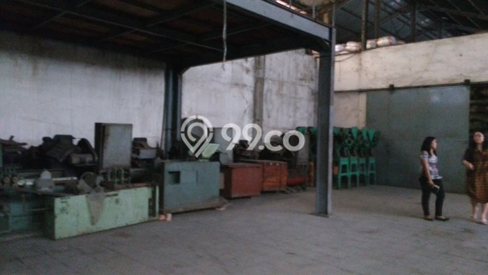 Gudang Disewa di Jambangan, Surabaya, LT 31422m2 / LB 2185m2 Gudang Disewa di Jambangan, Surabaya, LT 31422m2 / LB 2185m2
