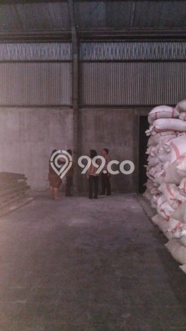 Gudang Disewa di Jambangan, Surabaya, LT 31422m2 / LB 2185m2 Gudang Disewa di Jambangan, Surabaya, LT 31422m2 / LB 2185m2