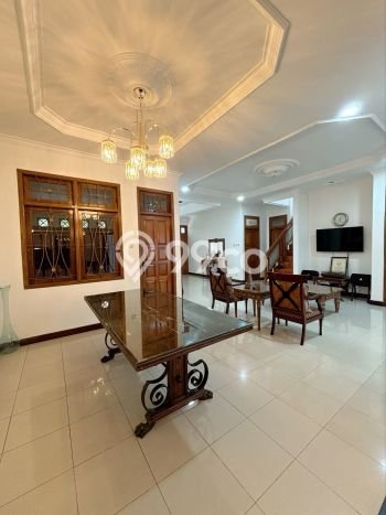 Hunian Mewah Dijual LT 285m2 di Kebayoran Baru, Jakarta Selatan Hunian Mewah Dijual LT 285m2 di Kebayoran Baru, Jakarta Selatan