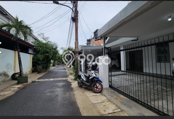 KESEMPATAN TERBAIK! Rumah area Kebayoran Baru, 5 KT, Ready, LT 250m² LB 200m² KESEMPATAN TERBAIK! Rumah area Kebayoran Baru, 5 KT, Ready, LT 250m² LB 200m²