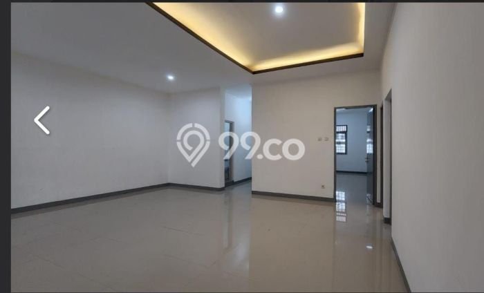 KESEMPATAN TERBAIK! Rumah area Kebayoran Baru, 5 KT, Ready, LT 250m² LB 200m² KESEMPATAN TERBAIK! Rumah area Kebayoran Baru, 5 KT, Ready, LT 250m² LB 200m²
