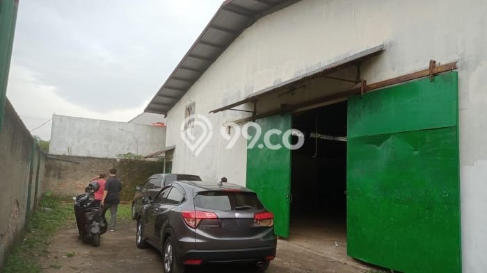 LOKASI STRATEGIS! Gudang Kawasan Sawangan, Luas 450m2m², Pengunjung Tinggi LOKASI STRATEGIS! Gudang Kawasan Sawangan, Luas 450m2m², Pengunjung Tinggi