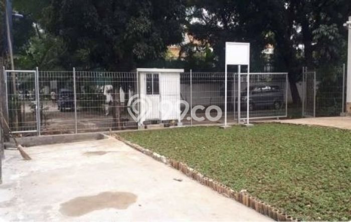 Tanah Dijual Lokasi Strategis di Jakarta Selatan dengan Luas 450m2 Tanah Dijual Lokasi Strategis di Jakarta Selatan dengan Luas 450m2