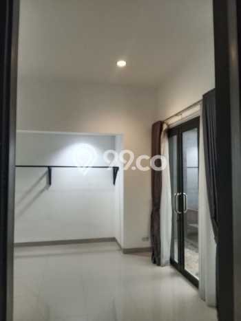 Rumah Asri area Senopati, 3 KM, Area Strategis, Luas 209m² LB 200m² Rumah Asri area Senopati, 3 KM, Area Strategis, Luas 209m² LB 200m²