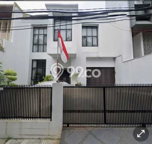 Rumah Asri area Senopati, 3 KM, Area Strategis, Luas 209m² LB 200m² Rumah Asri area Senopati, 3 KM, Area Strategis, Luas 209m² LB 200m²