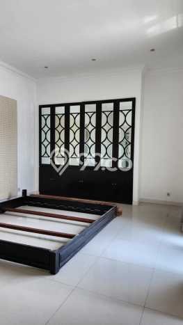 Siap Huni Hunian Elit 4 Kamar di Permata Hijau Dekat ke Mana Saja Siap Huni Hunian Elit 4 Kamar di Permata Hijau Dekat ke Mana Saja