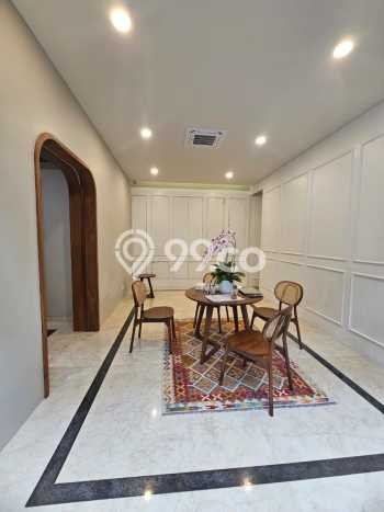 Ready to Use! Premium House LT 210m2 Desain Elegan di Blok M Ready to Use! Premium House LT 210m2 Desain Elegan di Blok M