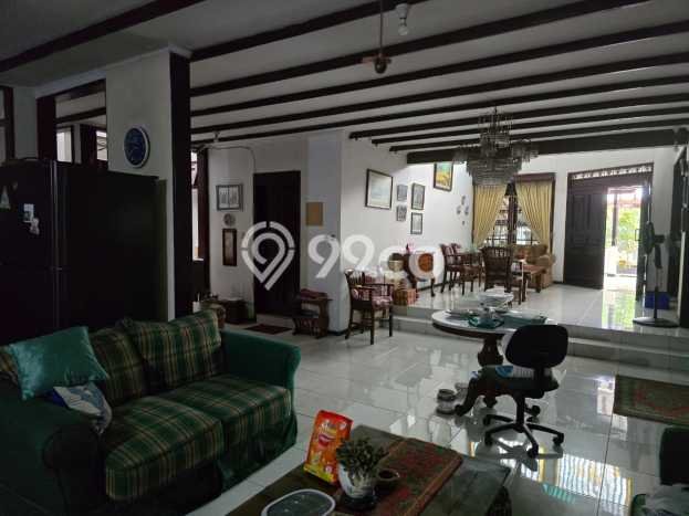 For Sale! Premium House LT 217m2 Desain Elegan di Senopati For Sale! Premium House LT 217m2 Desain Elegan di Senopati