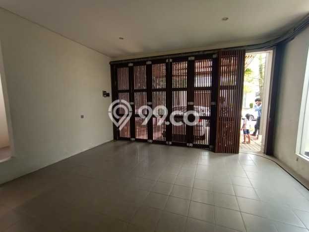 Jual Rumah Luas Megah Dengan View Eksklusif di Kota Baru Parahyangan, Bandung Jual Rumah Luas Megah Dengan View Eksklusif di Kota Baru Parahyangan, Bandung