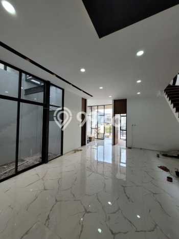Dijual Rumah Luas Elegan Dengan View Cantik di Setra Duta, Bandung Dijual Rumah Luas Elegan Dengan View Cantik di Setra Duta, Bandung