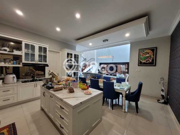 Dijual Rumah Luas Elegan Dengan View Eksklusif di Setra Duta, Bandung Dijual Rumah Luas Elegan Dengan View Eksklusif di Setra Duta, Bandung
